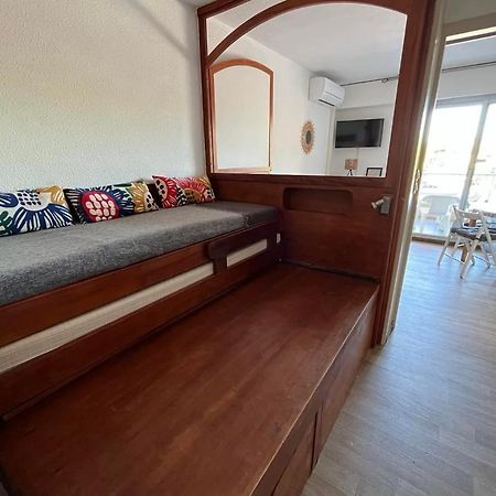studio meublé sur le port de Hyères Esterno foto