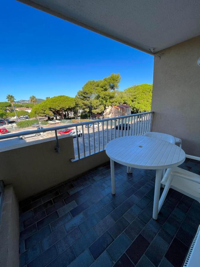 studio meublé sur le port de Hyères Esterno foto